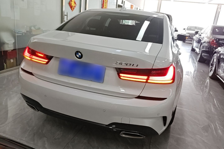 BMW 3 Series 2021 car image #6