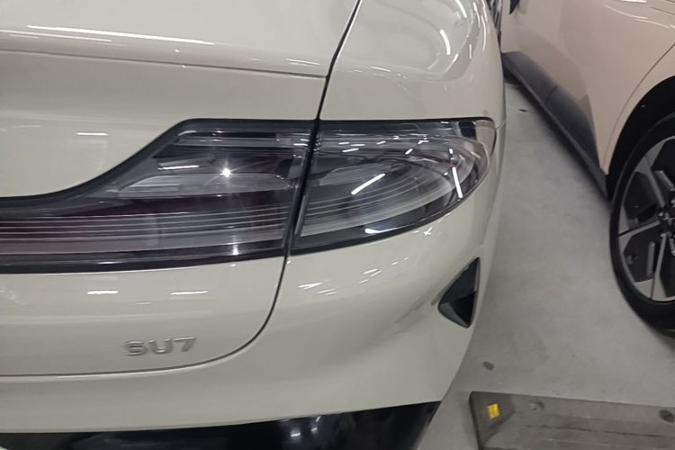 MI SU7 2024 car image #8