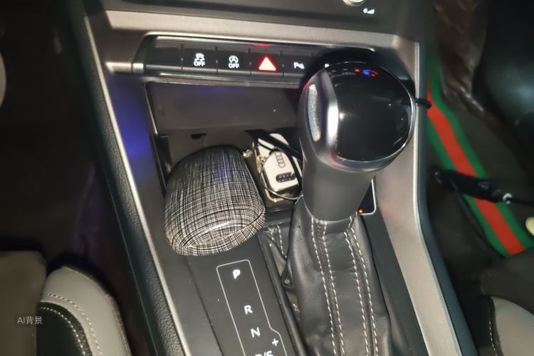 Audi Q3 2021 car image #16