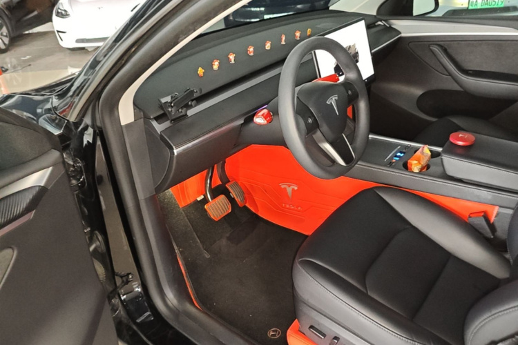 Tesla Model Y 2024 #16 Tesla Model Y 2024 car image #16