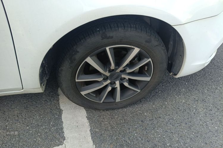 GEELY Emgrand 2019 car image #9