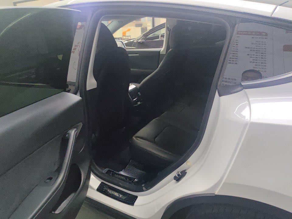 Tesla Model Y 2023 #5 Tesla Model Y 2023 car image #5