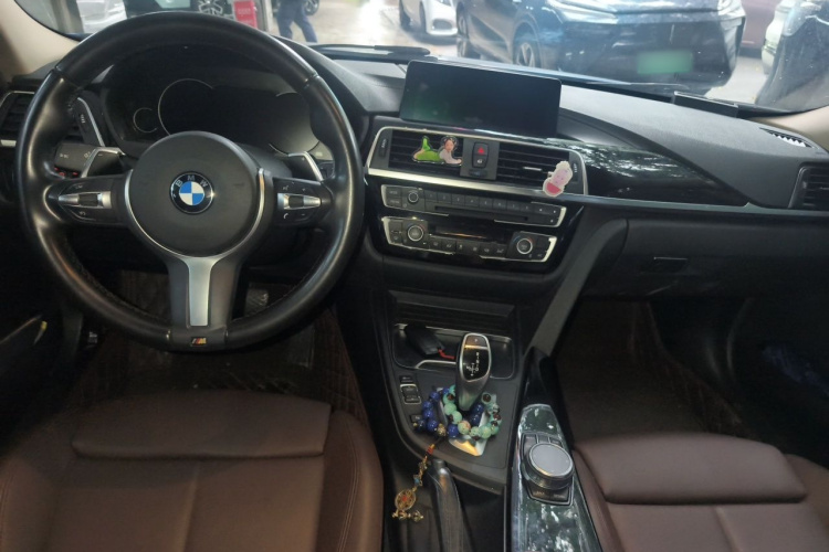 BMW 3 Series 2018 car image #7