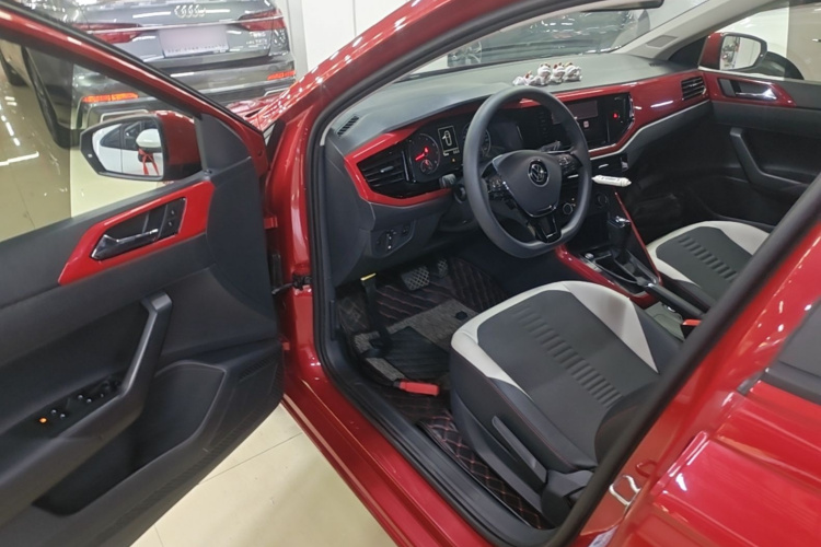 Volkswagen Polo 2021 immagine di auto #16