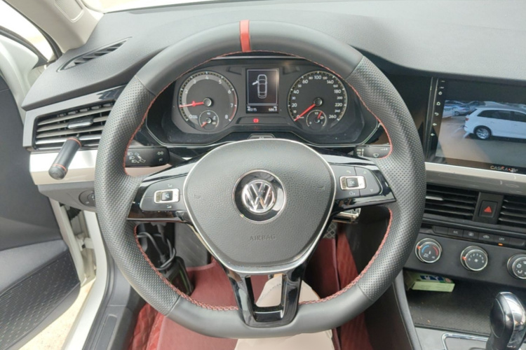 Volkswagen Bora 2020 car image #11