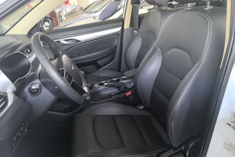 GEELY Emgrand 2019 imagen de coche #15
