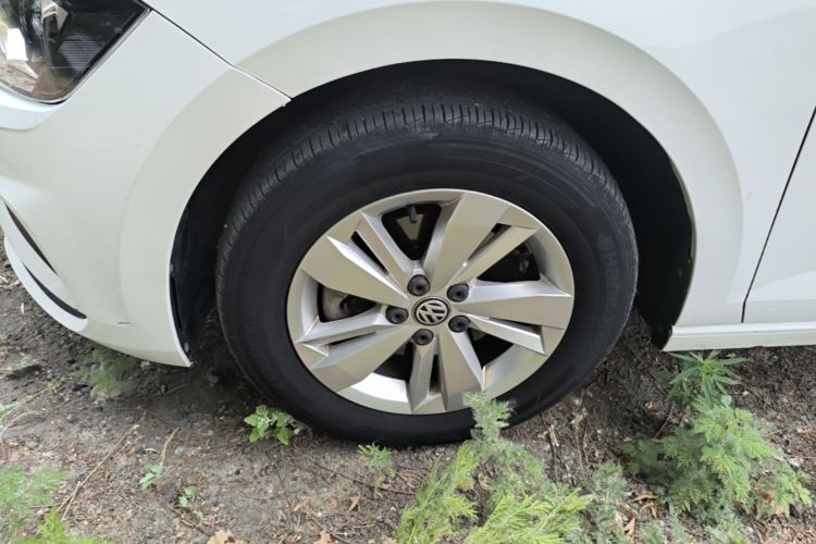 Volkswagen Polo 2021 car image #9