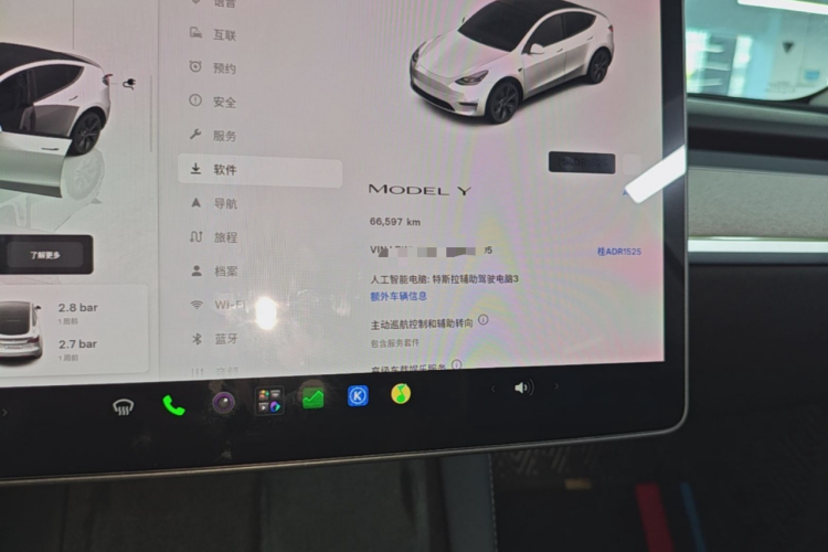 Tesla Model Y 2024 immagine di auto #12