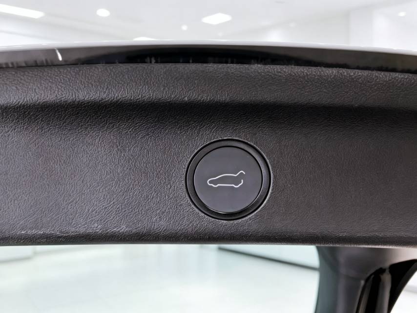 Tesla Model Y 2023 #19 Tesla Model Y 2023 image de voiture #19