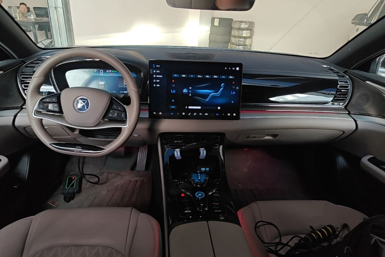 BYD Han 2024 #11 BYD Han 2024 изображение автомобиля #11