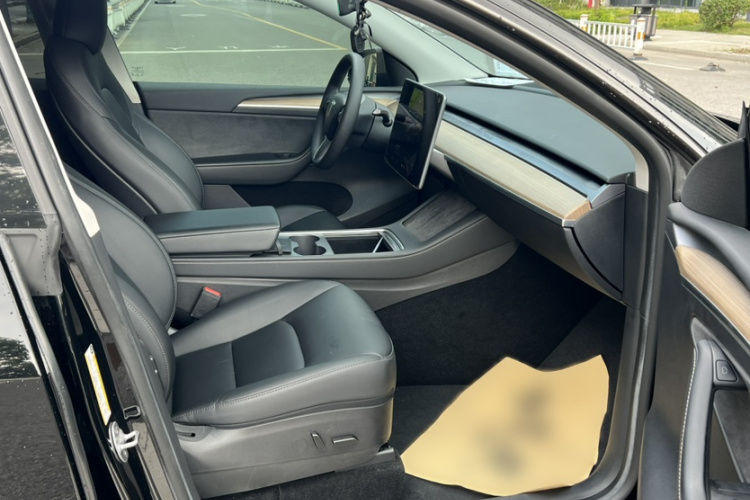 Tesla Model Y 2023 #15 Tesla Model Y 2023 car image #15