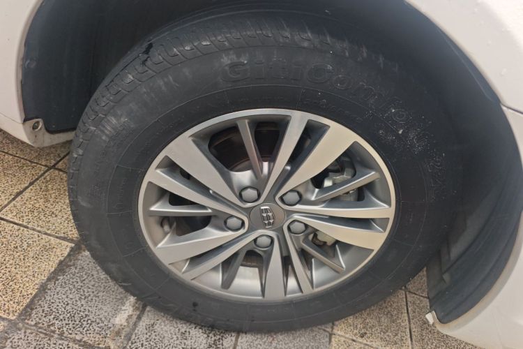 GEELY Emgrand 2019 car image #6