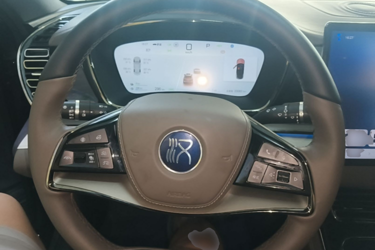 BYD Han 2024 car image #15