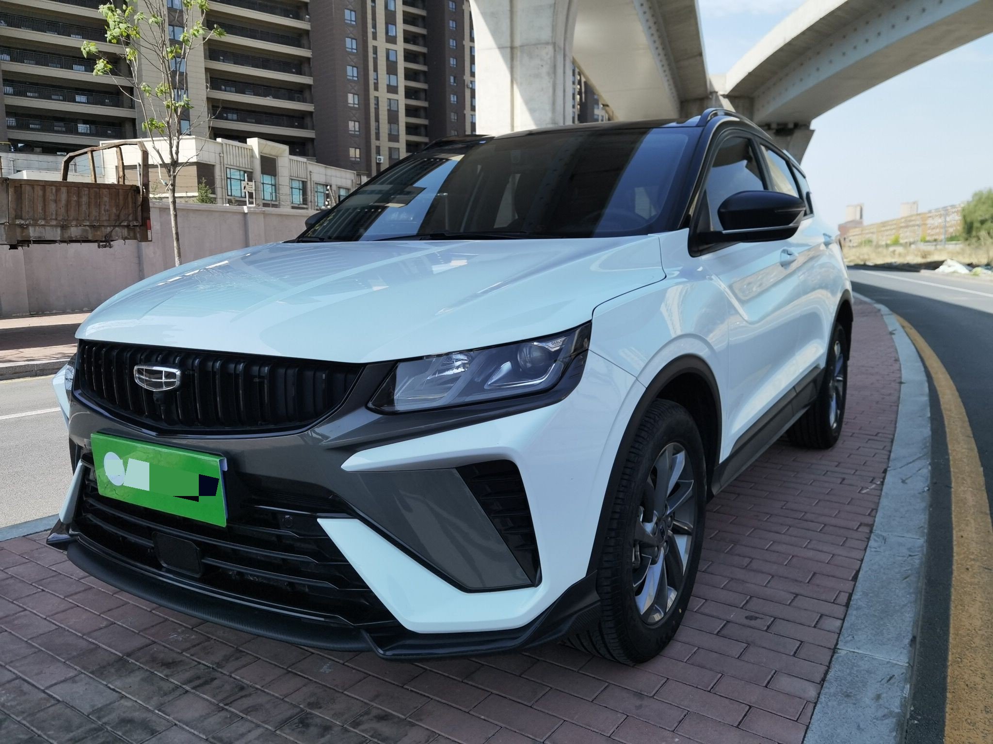 GEELY Coolray 2024 immagine di auto 