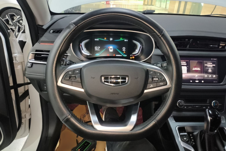 GEELY Emgrand 2021 car image #11
