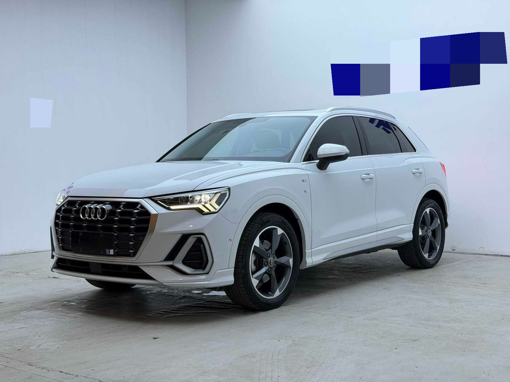 Audi Q3 2023 car image 
