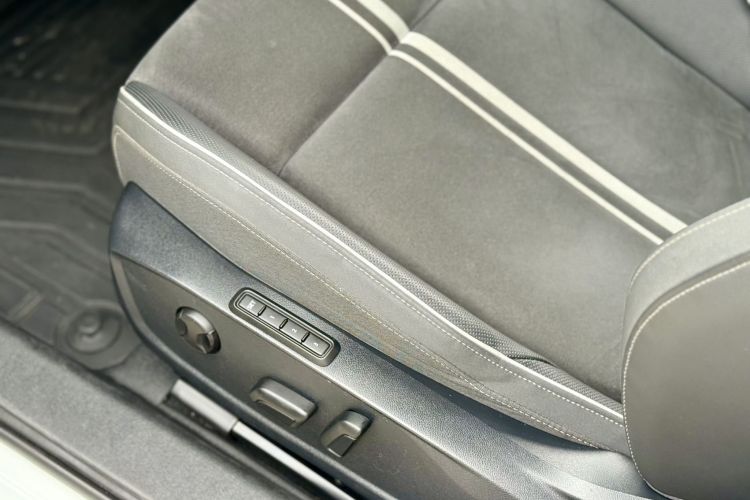 Volkswagen Golf 2020 #23 Volkswagen Golf 2020 car image #23