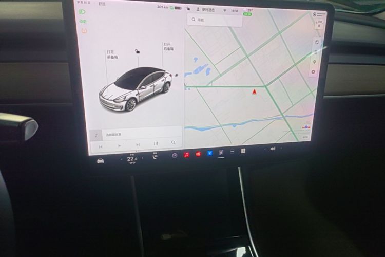 Tesla Model 3 2020 car image #17