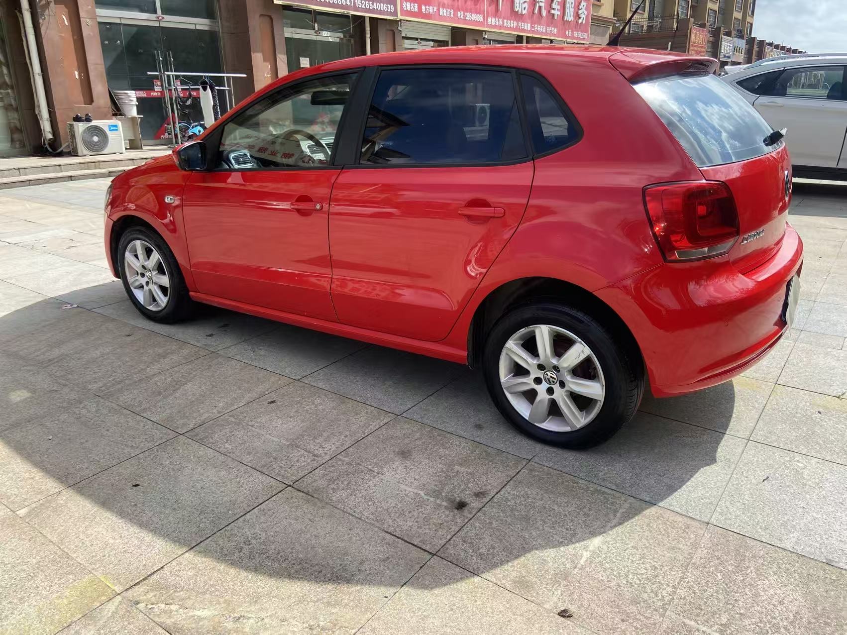 Volkswagen Polo 2014 car image #2