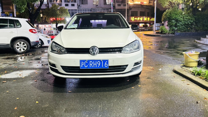 Volkswagen Golf 2017 car image #11
