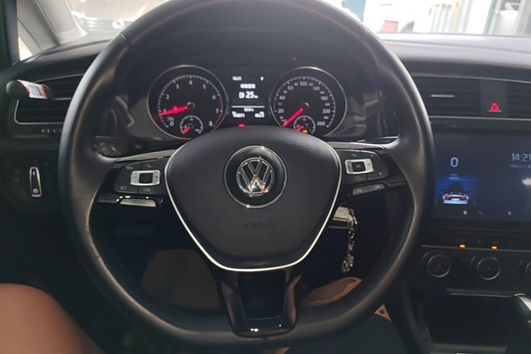 Volkswagen Golf 2018 #15 Volkswagen Golf 2018 car image #15