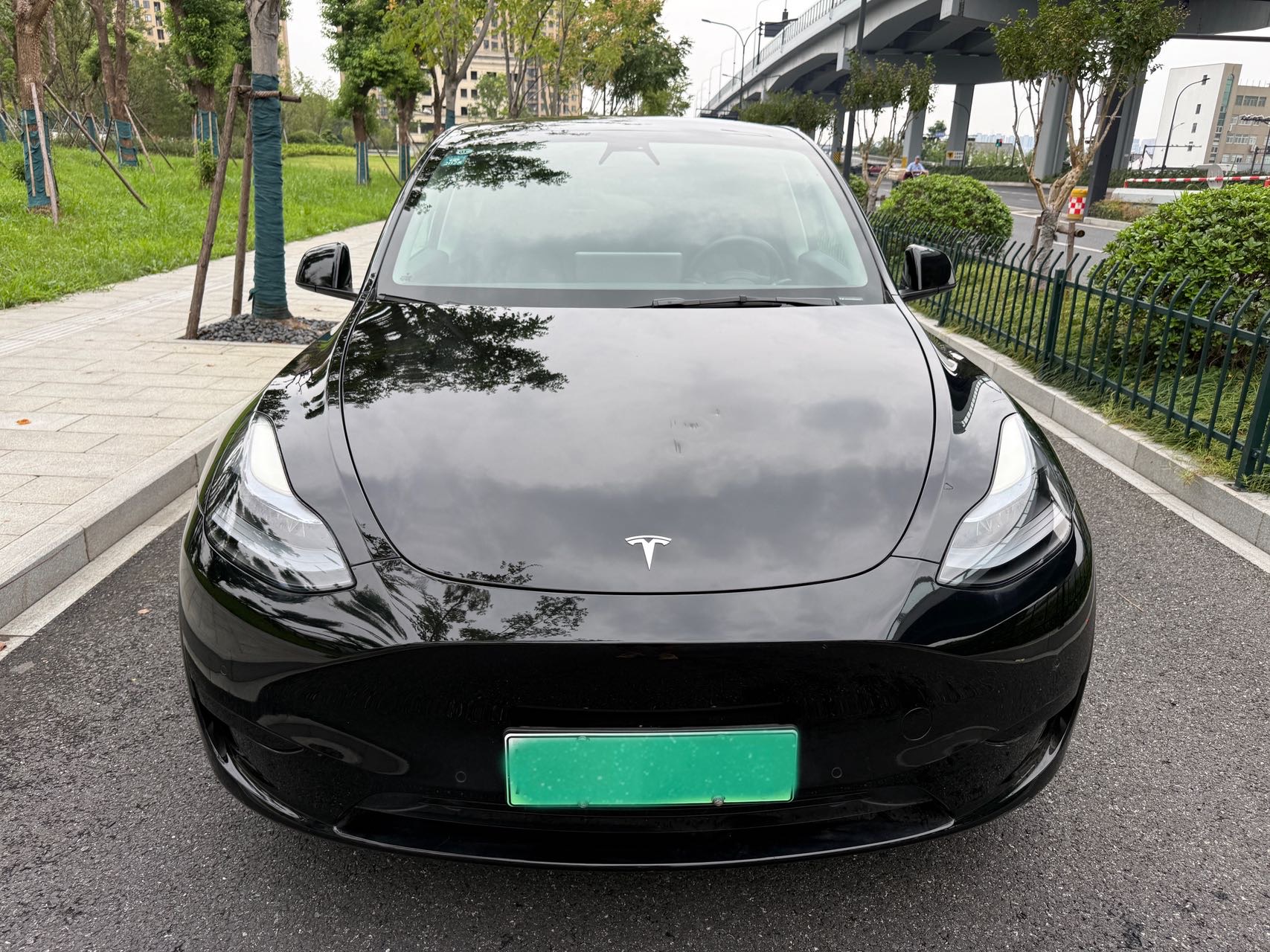 Tesla Model Y 2023 #2 Tesla Model Y 2023 car image #2