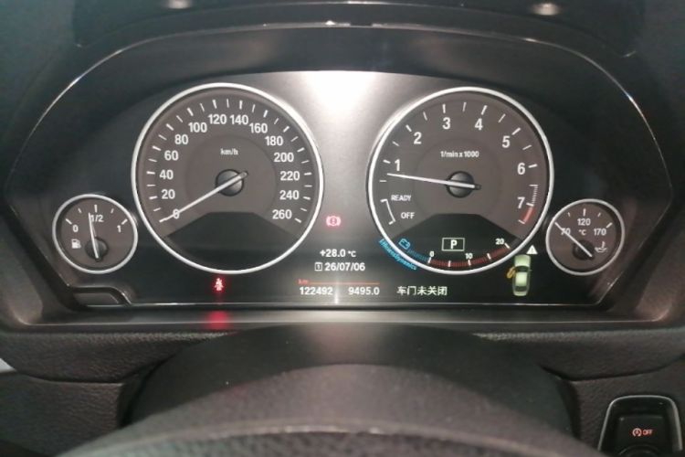 BMW 3 Series 2019 car image #16
