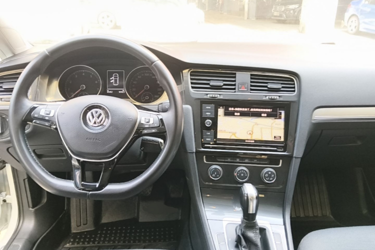 Volkswagen Golf 2019 #10 Volkswagen Golf 2019 car image #10