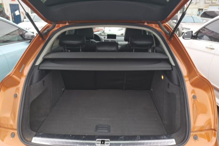 Audi Q3 2016 car image #21