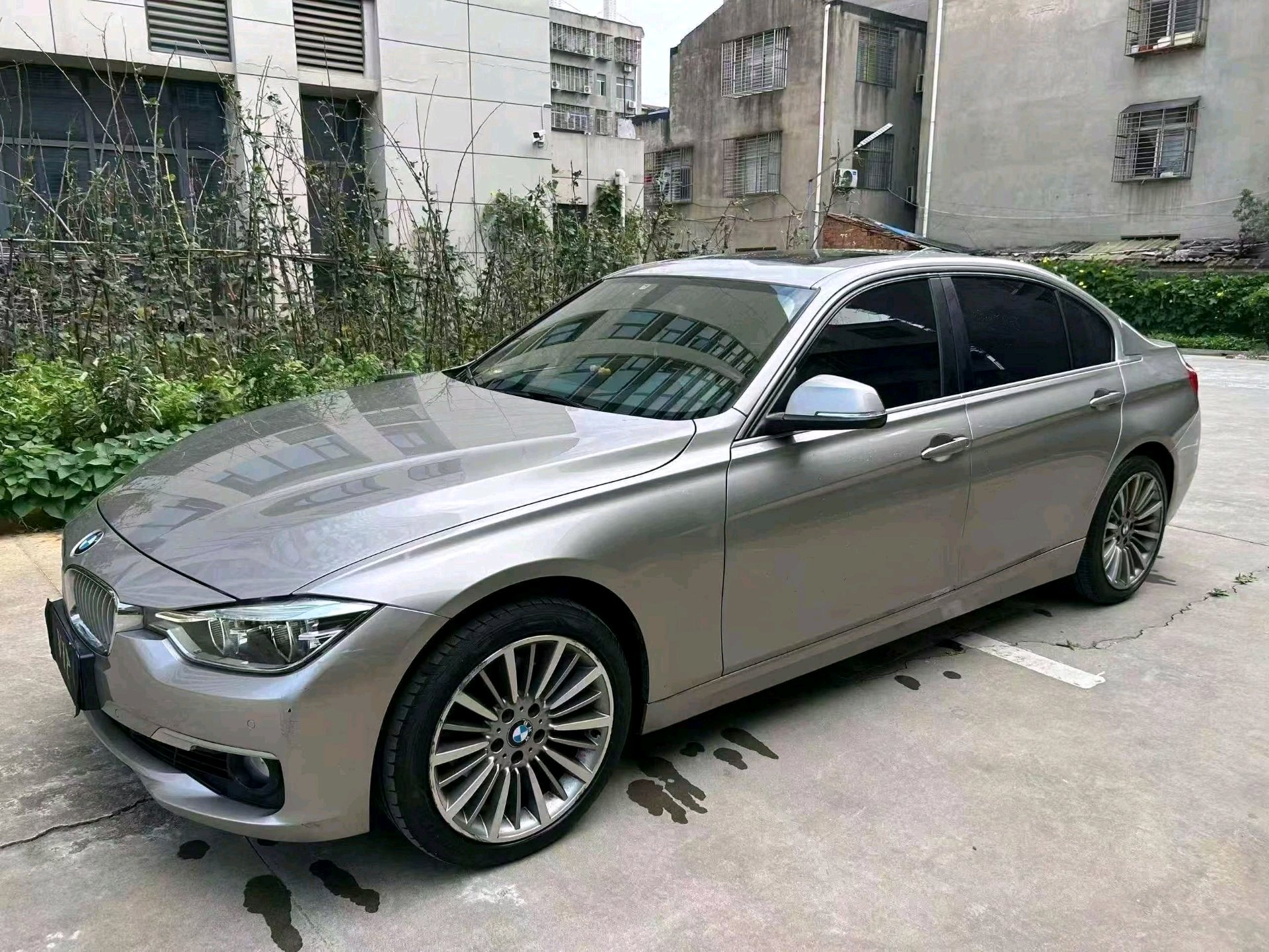 BMW 3 Series 2019 BMW 3 Series 2019 car image