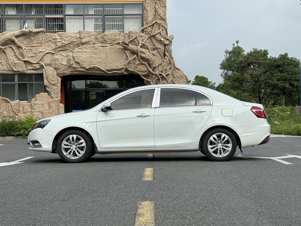 GEELY Emgrand 2015 #3 GEELY Emgrand 2015 car image #3