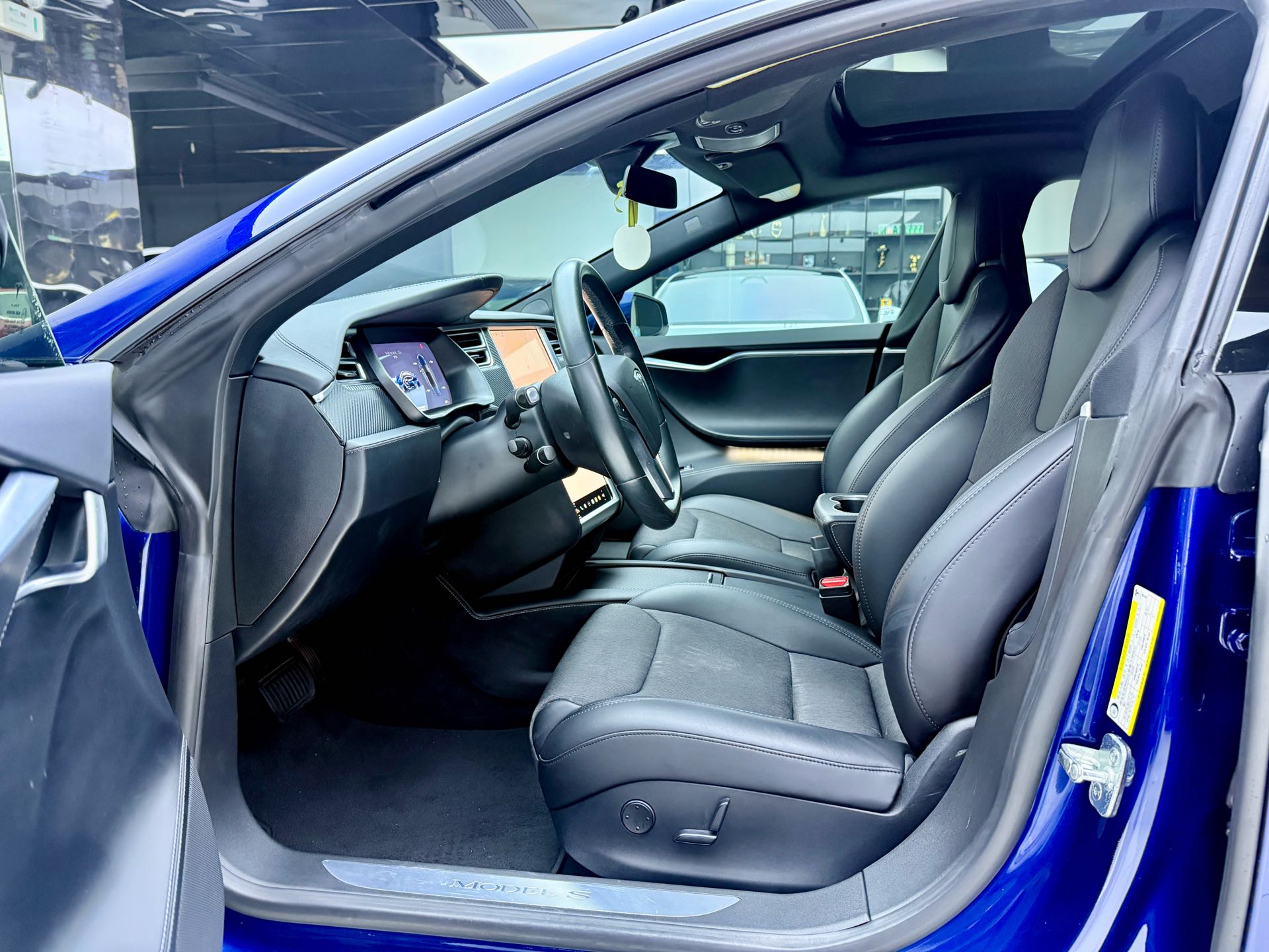Tesla Model S 2018 #2 Tesla Model S 2018 car image #2