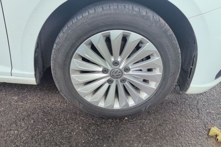 Volkswagen Lavida 2019 car image #9