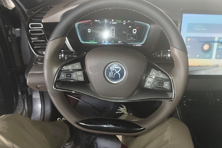 BYD Han 2022 car image #11