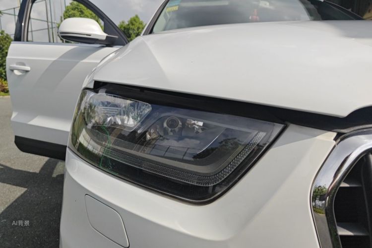 Audi Q3 2015 car image #8