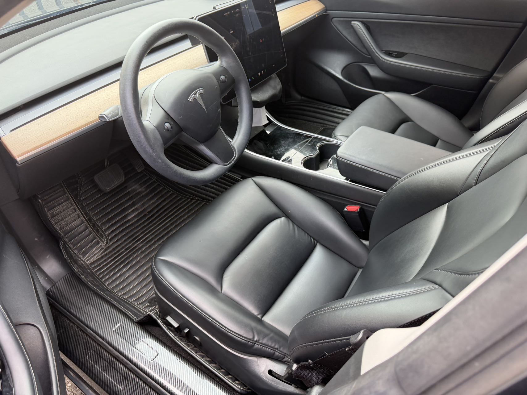 Tesla Model 3 2020 car image #3