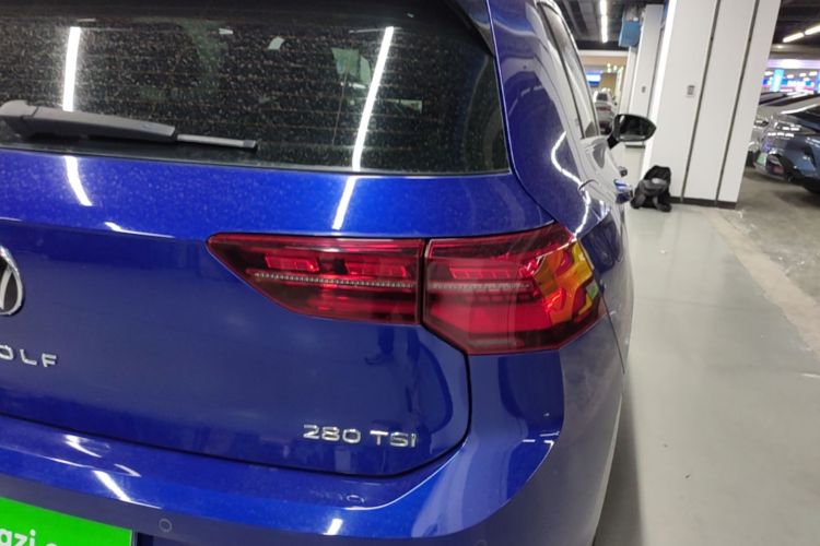 Volkswagen Golf 2022 car image #8