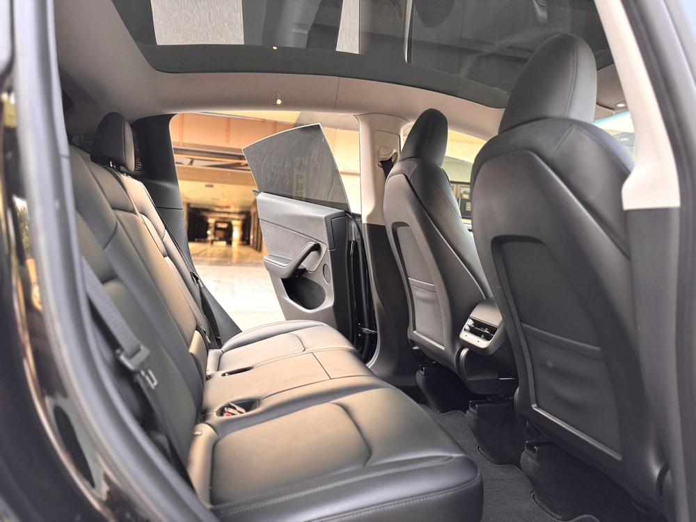Tesla Model Y 2023 #11 Tesla Model Y 2023 car image #11