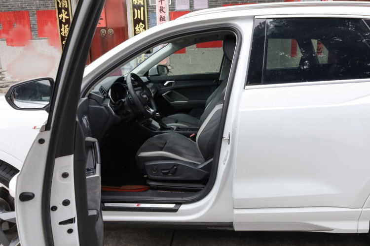 Audi Q3 2023 #22 Audi Q3 2023 car image #22