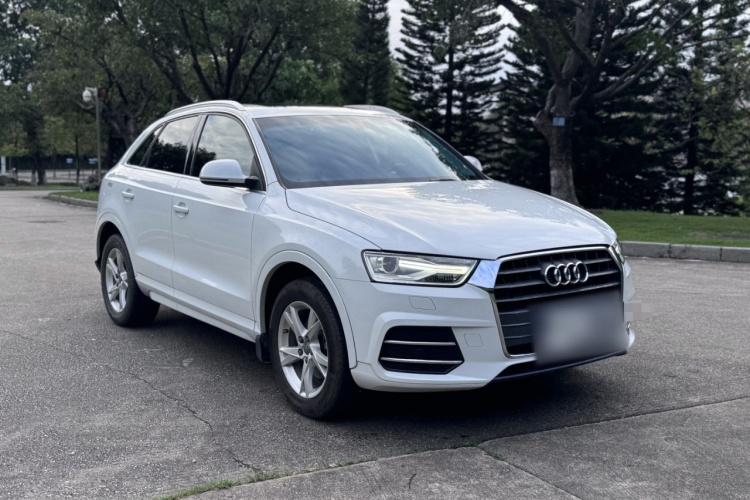 Audi Q3 2017 car image #6