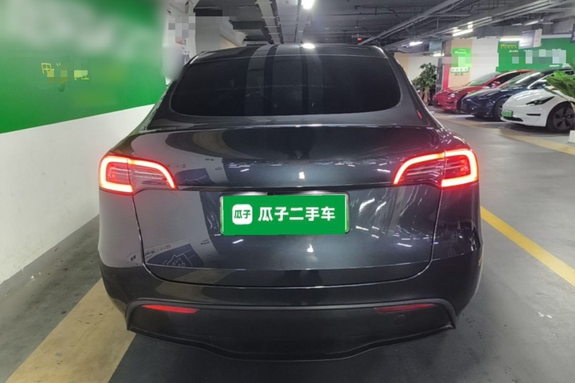Tesla Model Y 2024 #6 Tesla Model Y 2024 car image #6