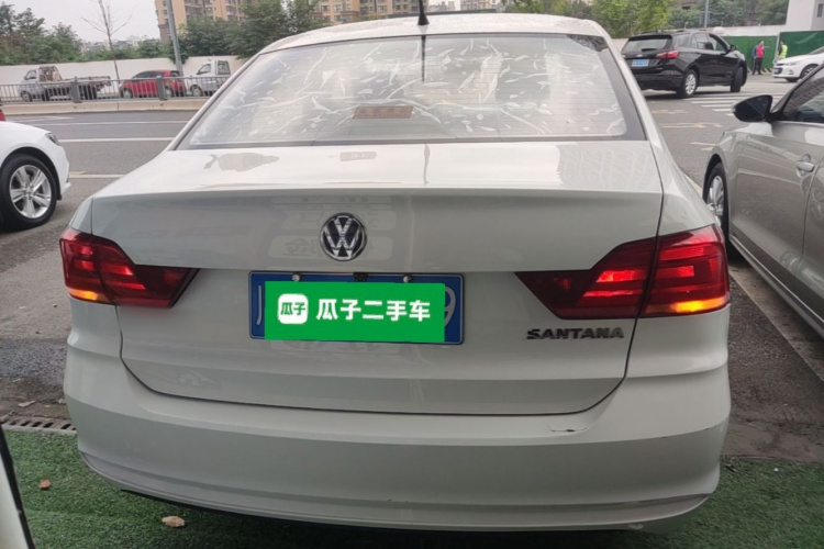 Volkswagen Santana 2019 imagen de coche #6
