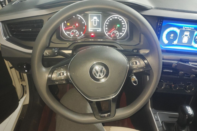 Volkswagen Polo 2020 car image #11