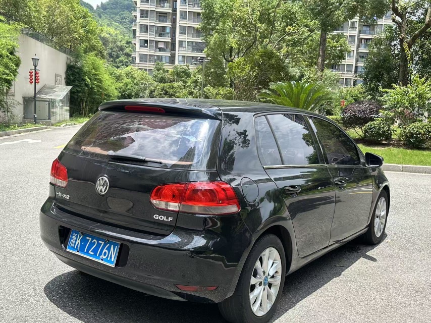 Volkswagen Golf 2012 car image #5