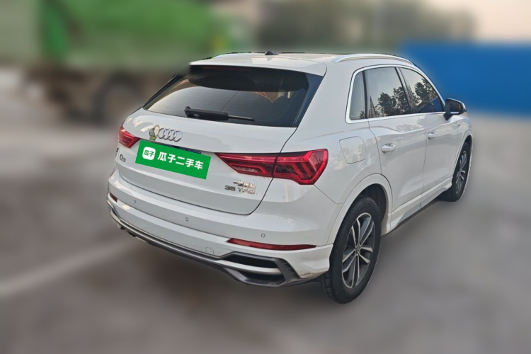 Audi Q3 2020 car image #5