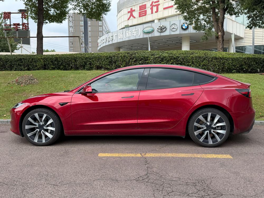 2025 #3 2025 car image #3