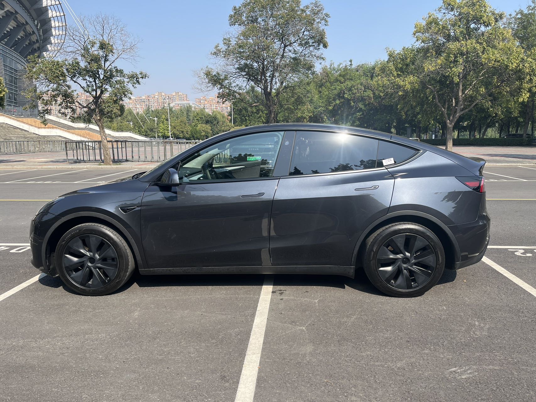 Tesla Model Y 2024 #4 Tesla Model Y 2024 car image #4