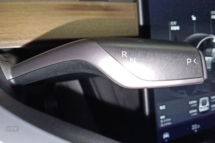 Tesla Model Y 2023 #16 Tesla Model Y 2023 car image #16