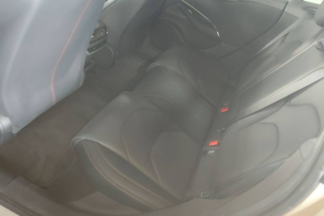 MI SU7 2024 imagen de coche #8