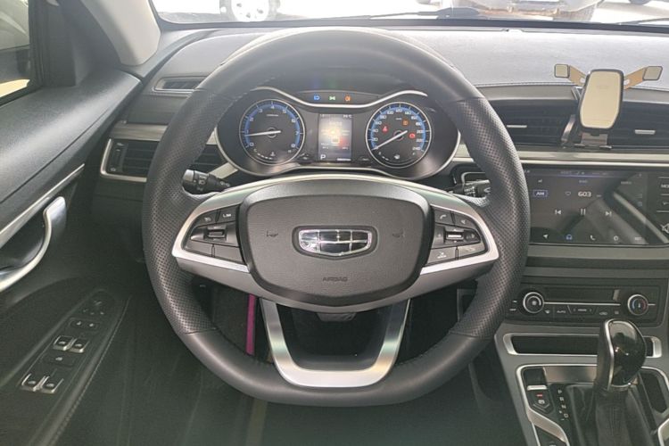 GEELY Emgrand 2019 car image #11